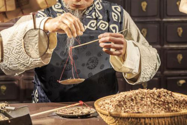 中醫(yī)的(de)主要(yào)特點及相(xiàng)關名詞